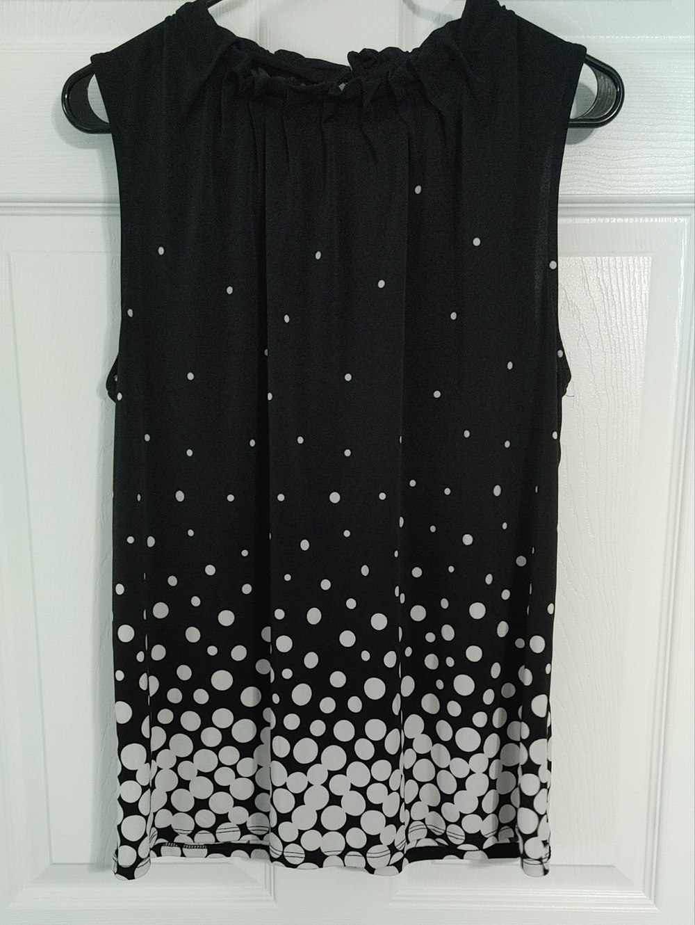 Croft & Barrow Sleeveless Blouse Women's Size Medium Black Polka Dots Oversized